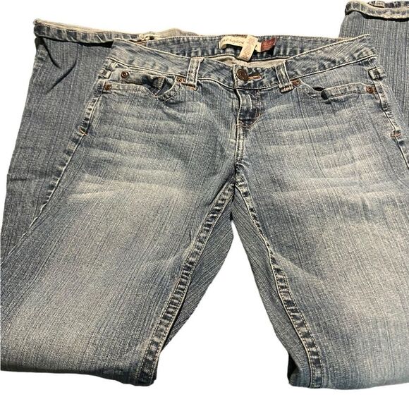 Aeropostale size 3/4 Hailey skinny cut flared leg great condition - Picture 1 of 2